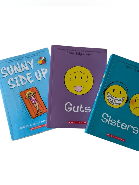 Scholastic Other - Scholastic Graphic Novel Bundle